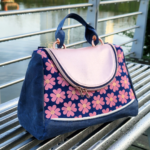 Selbst genähte Tasche mit Henkel