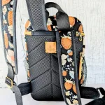 Abgesteppte Rückseite eines selbst genähten Rucksacks