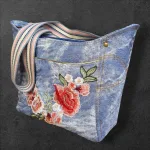 Selbst genähte Jeanstasche mit Stickerei