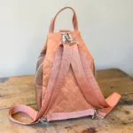 Brauner Rucksack aus Steppstoff