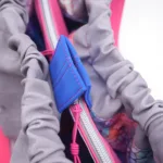 Detailansicht des Verschlusses der Tasche Lakrimosa von Monja